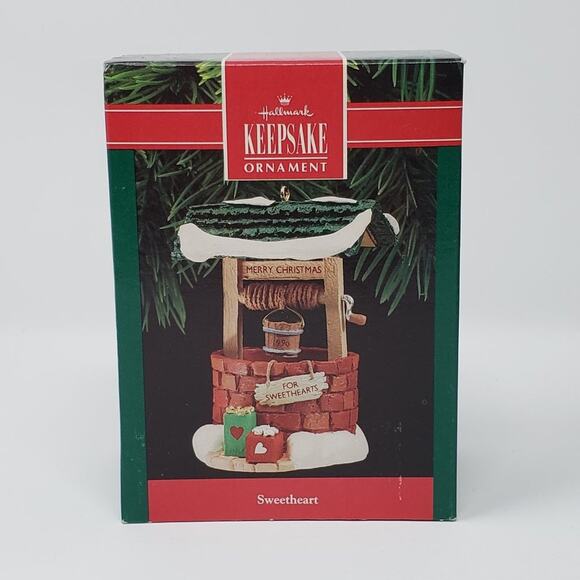 1990 Hallmark Sweetheart Handcrafted Keepsake Holiday Christmas Ornament. - Picture 1 of 7